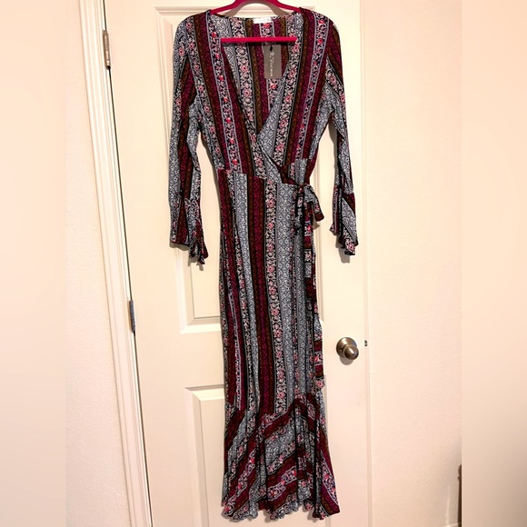 Boho Wrap Dress 🌸 - Picture 4 of 4